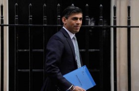 وزير المالية البريطاني فكر في الاستقالة بعد أزمة الوضع الضريبي لزوجته 