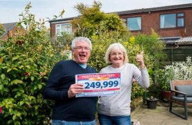 يفوز بمبلغ كبير بفضل خطأ ارتكبه على هاتفه