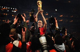 نسخة 2010 .. كأس العالم تحط الرحال في أفريقيا ، وإسبانيا تحرز لقبها العالمي الأول 