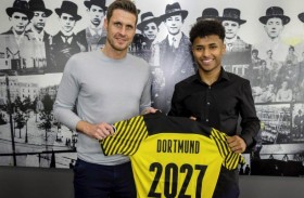 دورتموند يعلن تعاقده مع بديل هالاند