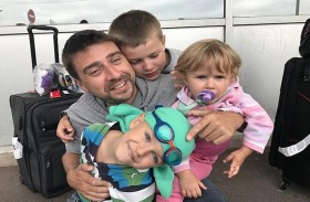 معركة للوصاية بين والديه تبقيه عاماً في دار للأيتام