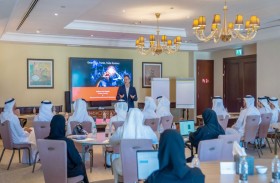 حكومة عجمان تعرف القيادات العليا بـالمربكات العالمية