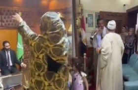 زفة بلدي لمحامٍ تشعل مواقع التواصل