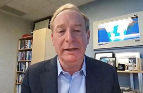 رئيس شركة مايكروسوفت يقدم «ماستركلاس» عن الذكاء الاصطنـاعي التوليـدي لقيـادات حكومــة دولـة الإمــارات