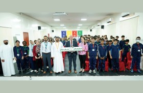 شرطة دبي توعي الطلبة بالتزامات الجمهور الرياضي