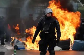 عاصفة الشارع.. فرنسا تستعد لأسبوع ساخن من التعبئة والإضرابات