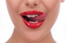 لعق الشفاه يؤدي لتشققها