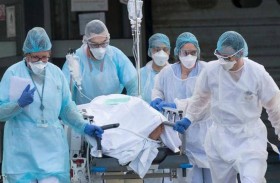 علماء يحددون العامل الرئيس في البقاء على قيد الحياة عند الإصابة الشديدة بكورونا