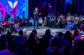 فيشن لاخياني يقدم لجمهور قمة المليار متابع نصائحه لجني الملايين من صناعة المحتوى