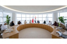 بحث تعزيز التعاون بين وزارتي شؤون مجلس الوزراء في دولة الإمارات ومملكة البحرين