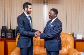 شخبوط بن نهيان يلتقي رئيس الوزراء والأمين العــام للرئاســة في الكاميـرون