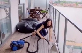 مهووسة بالتنظيف.. ماذا فعلت بأسرتها؟