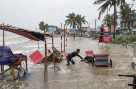 إعصار يتسبب في انقطاع الكهرباء عن الملايين 