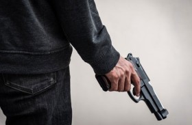 ينهي حياة زوجته بـ12 رصاصة