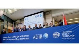 مصرف أبوظبي الإسلامي يقرع جرس  افتتاح التداول في السوق الرئيسية لبورصة لندن