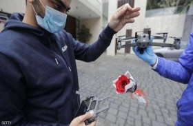 ورود طائرة للاحتفال بعيد الأم