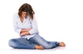 مشاكل الأمعاء وآلام البطن أكثر شيوعاً عند النساء.. لماذا؟