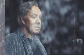 عرض فيلم The Tenth Planet لـ كيفين سبيسي للبيع فى سوق الأفلام الأمريكية