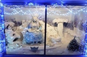 تبني مدينة عجائب شتوية لابنتها المريضة