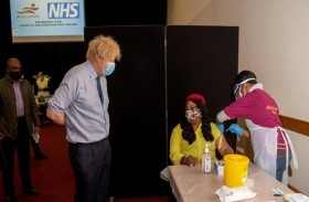 وزير: بريطانيا تريد  تطعيم جميع البالغين