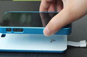 أغطية الهاتف أثناء الشحن.. عدو البطارية الأول