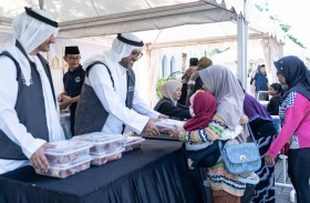 «زايد الإنسانية» ترعى «فرحة عيد الأضحى» في جامع الشيخ زايد الكبير بإندونيسيا