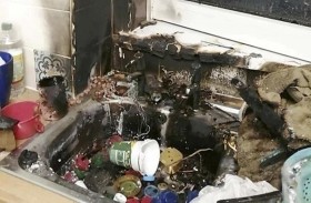 تنجوان من قنبلة في المطبخ