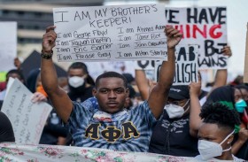 أصوات يسارية تنتقد حركة «حياة السود مهمة»...!