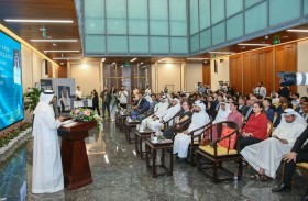 قنصلية الصين بدبي تحتفي بكتاب (إضاءات في مسيرة رجل الإنسانية) لجمال السويدي بطبعته الصينية