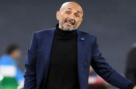 لوشيانو سباليتي .. أيقونة نجاح تمنح نابولي الأمل في استعادة لقب الدوري الإيطالي 
