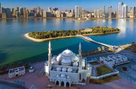 عروض موسيقية إماراتية شعبية في القصباء وواجهة المجاز المائية وشاطئ خورفكان