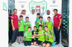 نادي دبا الحصن الرياضي يكرم أبطاله السباحين    