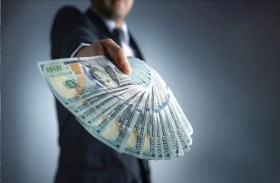 شاب غامض يحير الشرطة بتصرف غريب