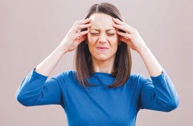صداع غير معتاد؟.. قد يكون إنذارا مبكرا لنزيف دماغي خطير
