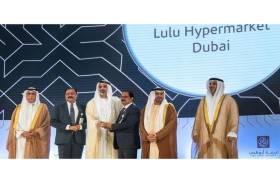 لولو هايبر ماركت تنال جائزة الشيخ خليفة للامتياز 2023
