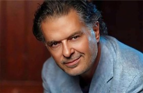 يطلق زوجته بسبب راغب علامة 