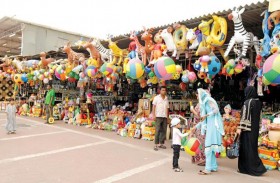 سوق الجمعة بالفجيرة يستقبل المتسوقين