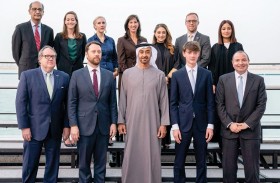 محمد بن زايد يستقبل أعضاء مركز كارتر المشاركين في مبادرة بلوغ الميل الأخير