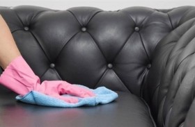 الطريقة الصحيحة للعناية بالأثاث الجلدي