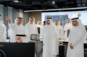 الطاير يتفقد مركز المراقبة والتحكم بشبكة المياه في مبنى هيئة كهرباء ومياه دبي بالروية