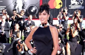 جورجينا رودريغيز تحضر مهرجان فينيسيا 