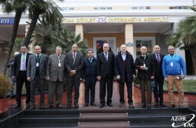 رئيس تحرير وكالة الأنباء الأذرية يستقبل الوفد الإعلامي العربي المشارك في تغطية الانتخابات البرلمانية