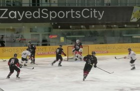 «ذيبس» العين يفوز على «ستورمز» أبوظبي في قمة دوري الإمارات لهوكي الجليد