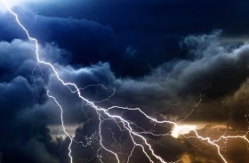 أطول ومضة برق بالتاريخ تضرب سماء أمريكا