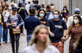 خبراء صحة هولنديون يوصون بإغلاق كامل 