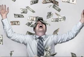 يكشف خطوات جعلته مليونيراً في سن 36