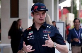 فيرستابن يستنكر انتقادات هاميلتون لسيارة مرسيدس