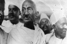 بيع نظارات غاندي الشهيرة بمبلغ ضخم