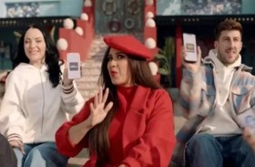 ياسمين عبد العزيز وجه «فودافون» الإعلاني