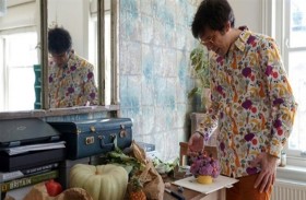 الملل يدفعه إلى تحويل الفواكه لـ فيروسات